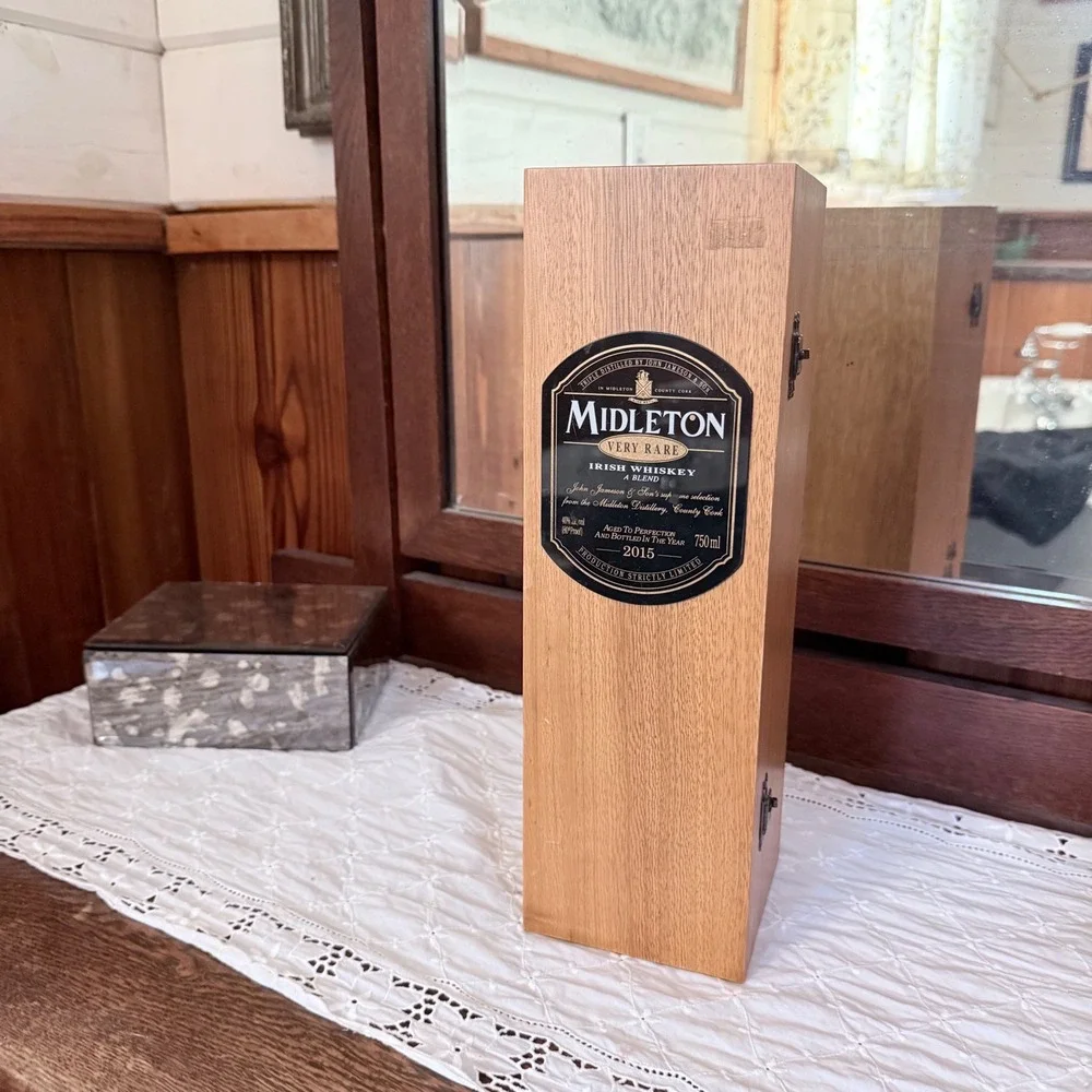 Midleton‎ Very Rare 2015 Irish Whiskey Wooden Box 750ml Case COA Excellent Brown